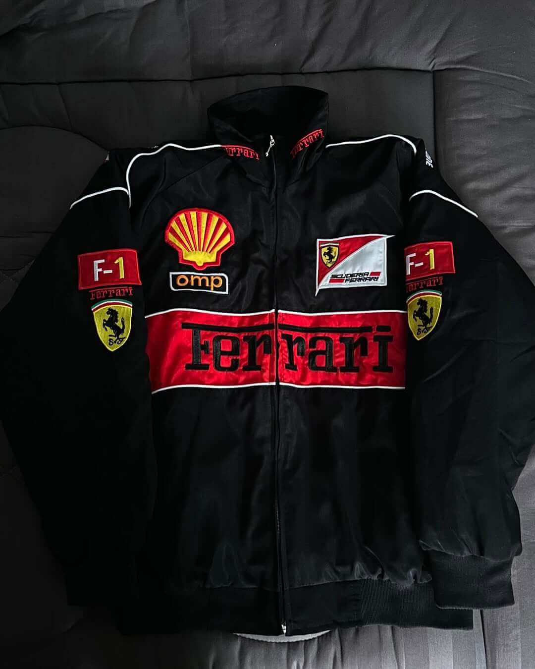Jachetă F1 Ferrari Neagră